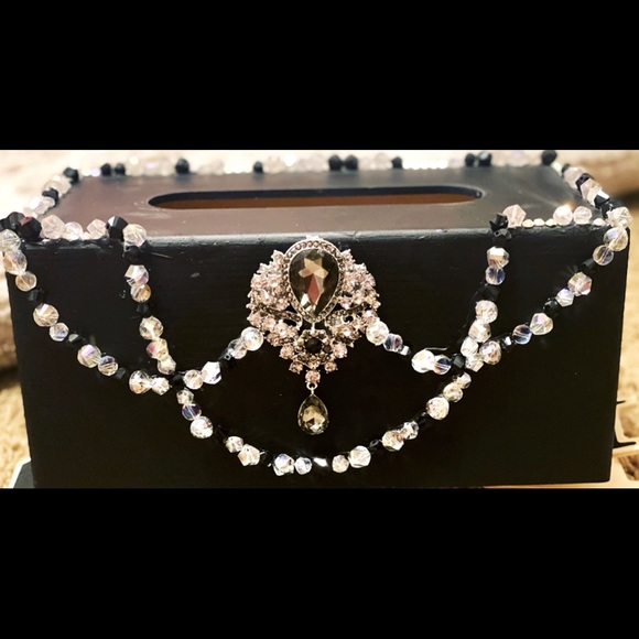 Glamorous tissue box - Picture 2 of 3